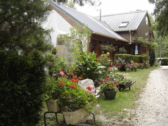 Camping l'�tang de belesbat