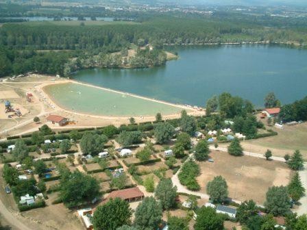 Camping**** - base de loisirs