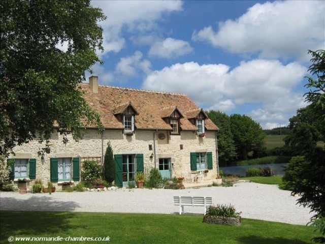 Ancienne ferme 'Alencon: la basse cour, ancinnes' à Ancinnes, proche d'alencon