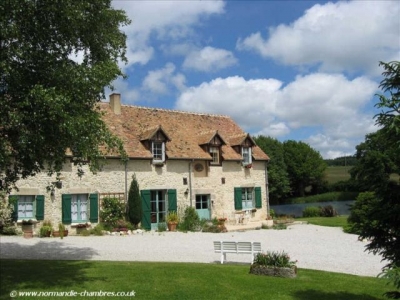 Ancienne ferme 'Alencon: la basse cour, ancinnes' en Normandie
