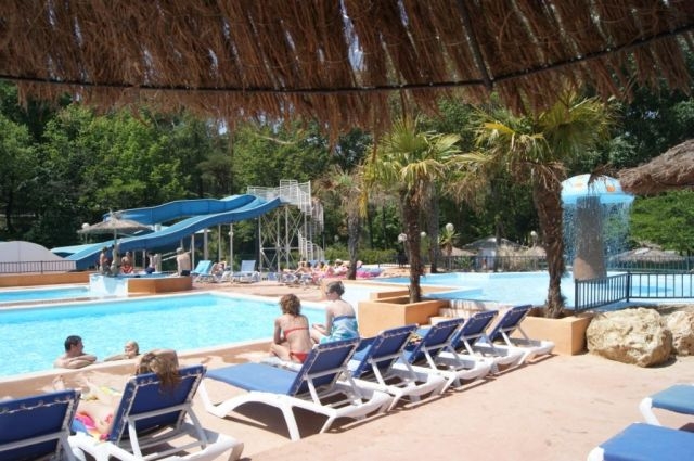 Mobil home 'CAMPING PARADIS LE RUOU' à Villecroze