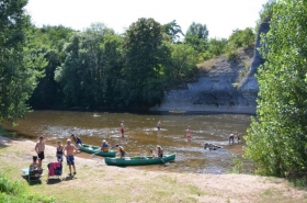 Camping 'Camping Paradis : Le Rocher de la Granelle - Le Bugue en Dordogne' à Le bugue