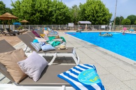 Camping 'Camping Paradis : Le Rocher de la Granelle - Le Bugue en Dordogne' à Le bugue