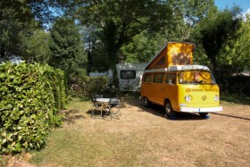 Camping 'Camping Paradis : Le Rocher de la Granelle - Le Bugue en Dordogne' à Le bugue