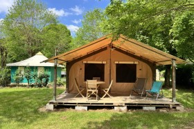 Camping 'Camping Paradis : Le Rocher de la Granelle - Le Bugue en Dordogne' à Le bugue