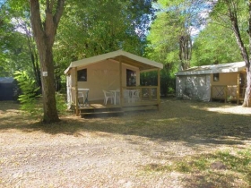 Camping 'Camping Paradis : Le Rocher de la Granelle - Le Bugue en Dordogne' à Le bugue