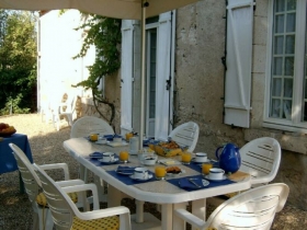Chambre d'hôte de charme 'Au Petit Prieuré' à Foecy
