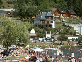 Gîte rural 'Les chalets du lac chambon' à Murol