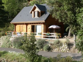 Gîte rural 'Les chalets du lac chambon' à Murol