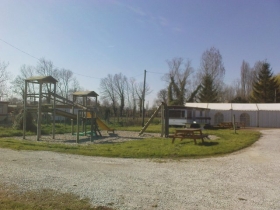 Camping 'La petite forêt' à Aire sur la lys