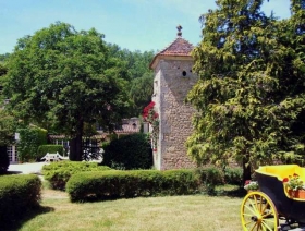 Village de gîtes 'Domaine de Gavaudun - Dordogne' à Gavaudun