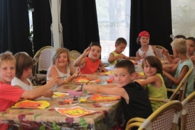 Camping 'Village de chalets et camping' à Joyeuse