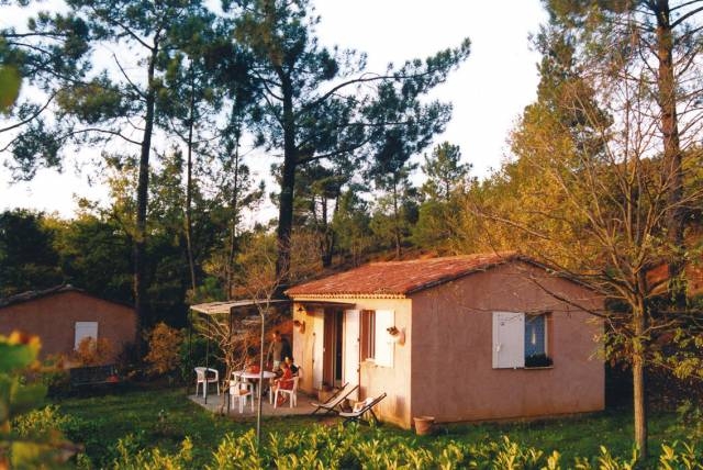 Camping 'La colline des ocres' à Villars