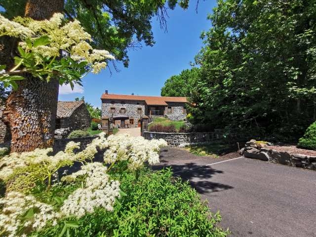 Maison d'hôtes 'Le clos des pierres rouges' à Saint privat d'allier