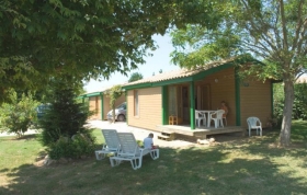 Chalets 'Camping le clos lalande' à Montricoux