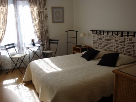 Chambre d'hôte 'B & b casanita' à Rueil malmaison