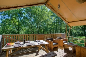 Camping 'Domaine les pastourels' à Veyrines de domme
