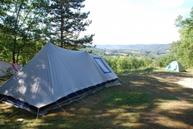 Camping 'Domaine les pastourels' à Veyrines de domme