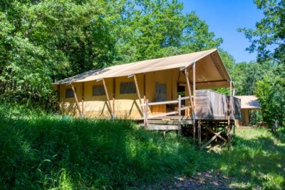 Camping 'Domaine les pastourels' à Veyrines de domme
