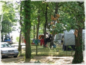 Camping location 'Camping Le bois fleuri' à Saint epain