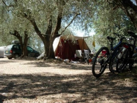 Camping 'La Ferme Riola' à Contes