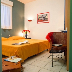 Studio / Appartement 'Gites la Coconnière' à Meysse