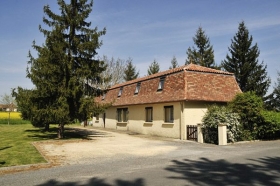 Gîte rural 'Gîte le noyer' à Rives