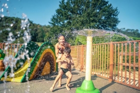 Camping 'Domaine des chênes verts' à Calviac en perigord