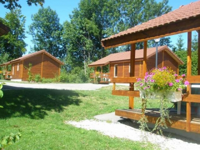 Chalets 'Camping le Champ de Mars' en Franche-Comte