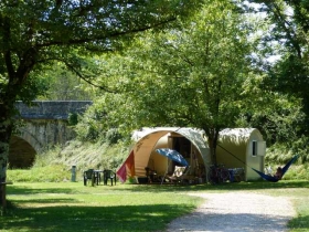 Chalet, mobil-home, bungalow 'Camping le petit pyrénéen' à Le mas d'azil