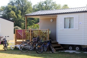 Camping, mobil-home, bungalow 'Camping les Pommiers d'Aigueleze' à Rivieres