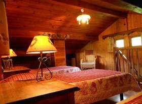 Gîte rural 'Chalets ancenay: Les chalets d’Heidi' à Notre dame de bellecombe