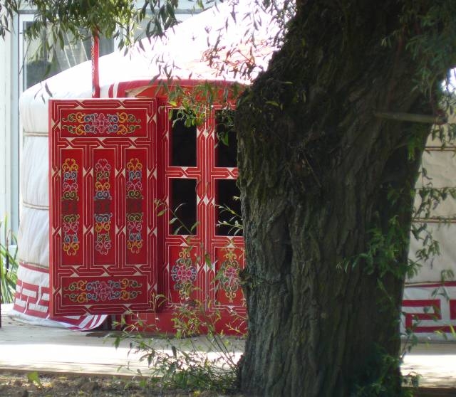 Yourte,cabane dans les arbres 'La haie d'aubépine' à Febvin palfart