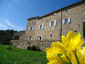 Chambre d'hôte 'Le mas des monèdes - chambres & table d'hôtes de charme' à Saint paul le jeune