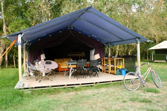 Camping a la ferme cabane 'Ferme bio de la gravelle' à Mortagne sur gironde