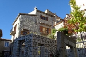 Chambre d'hôte 'Maison d'hôtes coursegoules' à Coursegoules