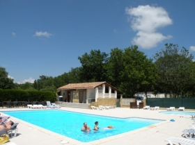 Camping 'FLOWER CAMPING LES TRUFFIERES' à Grignan