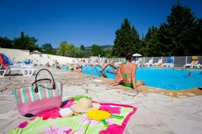 Camping 'Ludo camping' à Saint-Étienne-de-Fontbellon