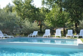 Hébergements Insolites 'Roulottes et cabanes de saint cerice et SPA' à Vogüé