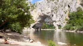 Camping 'Camping ***** la plage fleurie' à Vallon pont d'arc