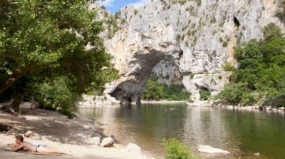 Camping 'Camping ***** la plage fleurie' en Rhone Alpes