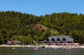 Camping 'Domaine du lac chambon' à Murol