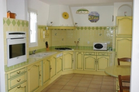 Gîte maison individuelle climatisée avec piscine privée 'Gîte la bastide landesson' à Saint saturnin les apt